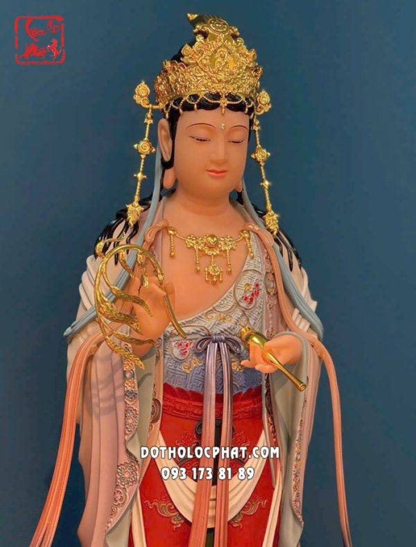 tuong-tay-phuong-tam-thanh-gam-do-de-sen-vang-1