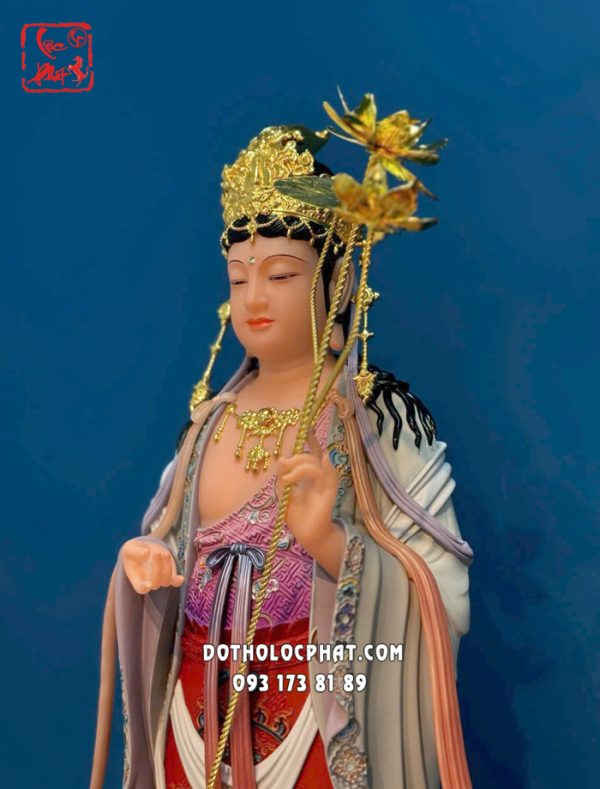 tuong-tay-phuong-tam-thanh-gam-do-de-sen-vang-2