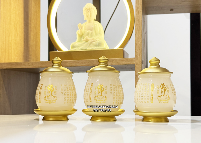 chum nước có nắp bằng bột đá trắng khắc tâm kinh chữ Phật