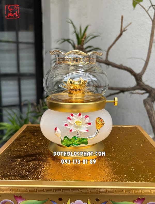 den-dau-hoa-sen-bach-ngoc-1