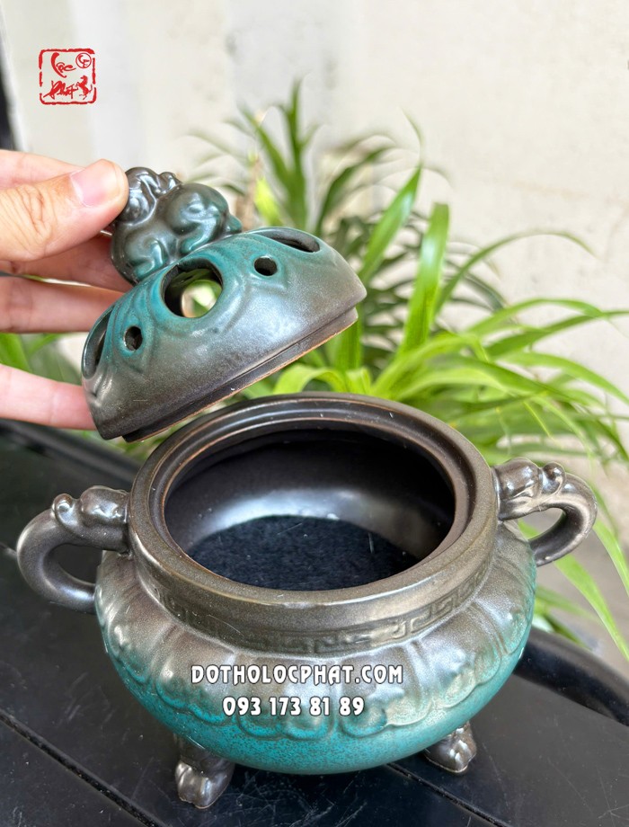 Đỉnh đốt trầm nắp tỳ hưu sứ xanh men rạn