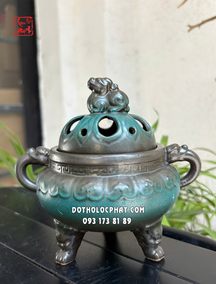 Đỉnh đốt trầm nắp tỳ hưu sứ xanh men rạn