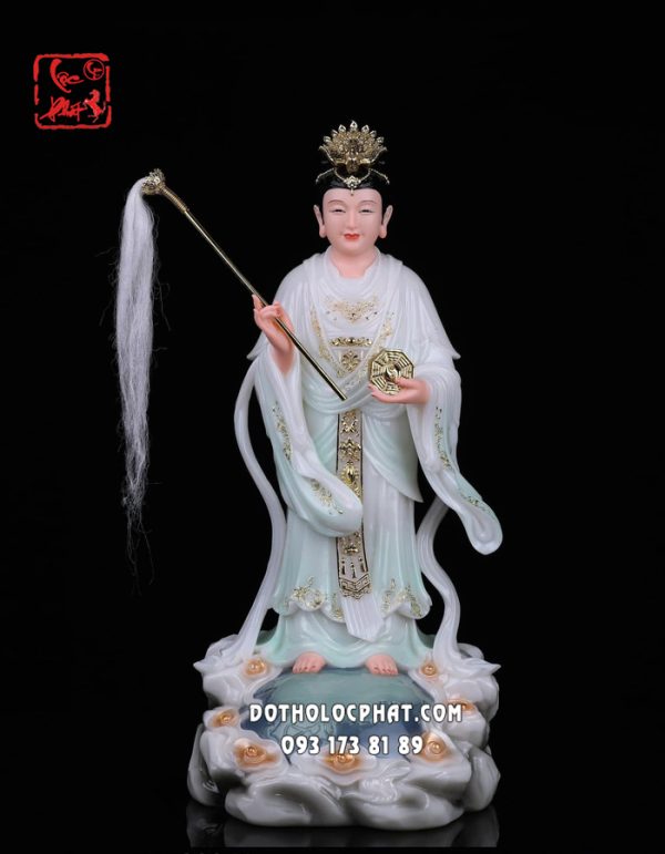 tuong-dieu-tri-dia-mau-dung-ao-xanh-ngoc-1
