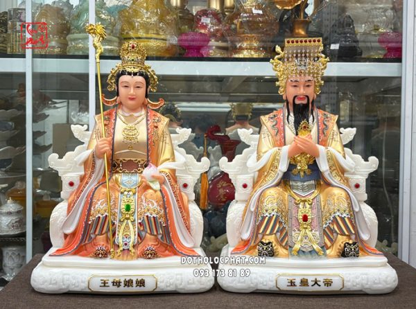 tuong-ngoc-hoang-vuong-mau-ao-do-vien-vang-2-1
