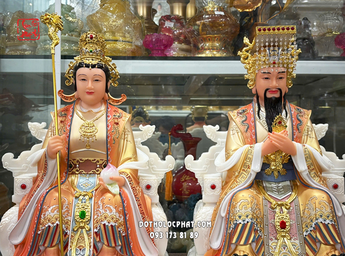 Tượng Ngọc Hoàng Vương Mẫu áo đỏ viền vàng bằng bột đá