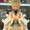 tuong-ngoc-hoang-vuong-mau-ao-do-vien-vang-7