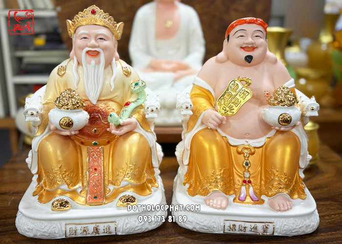 Tượng Thần Tài Thổ Địa hũ vàng áo vàng bằng sứ