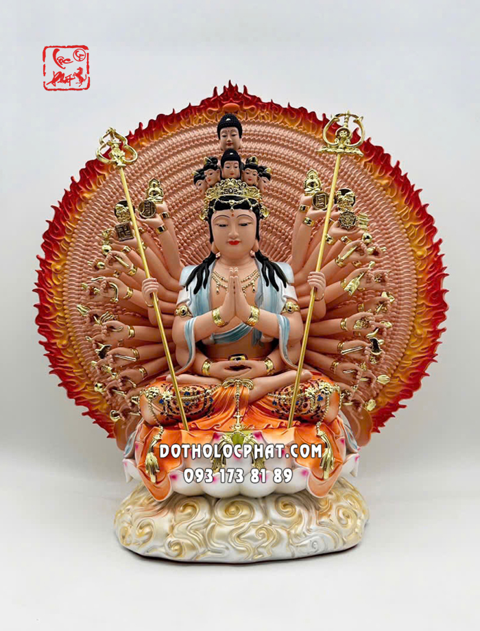 Tượng Thiên Thủ Thiên Nhãn Bồ Tát áo xanh gấm cam đế mây trắng ánh kim