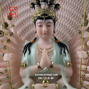 Tượng Thiên Thủ Thiên Nhãn Bồ Tát áo xanh ngọc đế mây