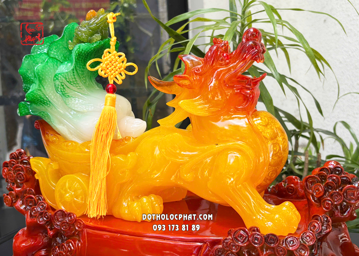 Tỳ Hưu phong thủy chiêu tài vàng kéo bắp cải may mắn