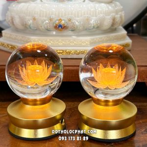 Đèn thờ cầu pha lê hoa sen thân vàng cổ ngắn dùng pin