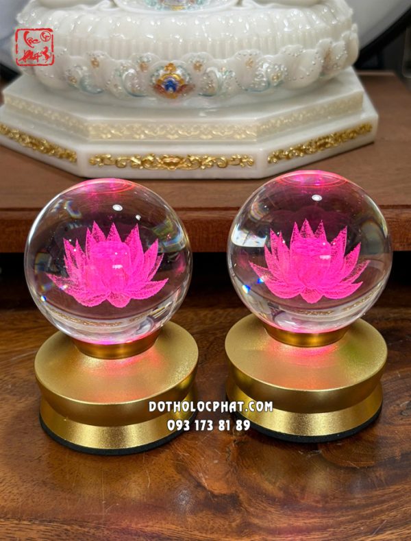 den-cau-pha-le-hoa-sen-than-vang-co-ngan-dung-pin-5