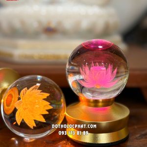 Đèn thờ cầu pha lê hoa sen thân vàng cổ ngắn dùng pin