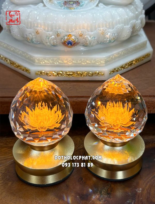 den-pha-le-hoa-sen-trai-dao-co-ngan-dung-pin-3