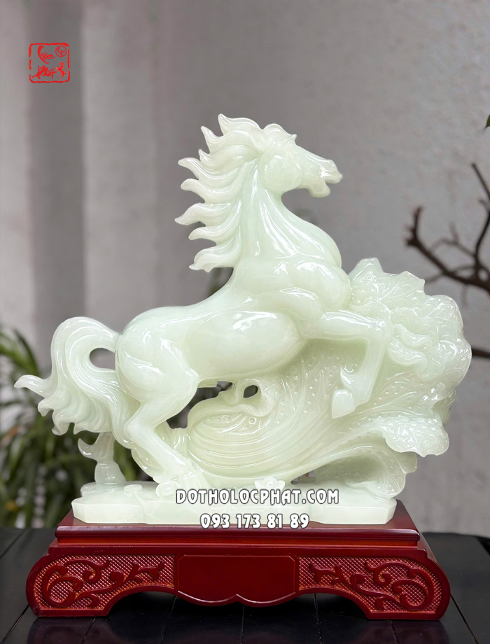 Tượng ngựa ôm bắp cải lộc mã bách tài màu ngọc bích 