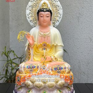 Tượng Quan Âm Bồ Tát trắng cam áo rũ viền hoa có hào quang