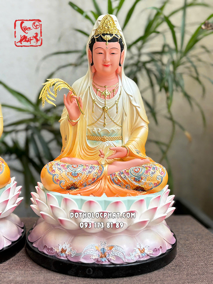 Tượng Ta Bà Tam Thánh áo trắng vàng đế sen hồng bằng composite