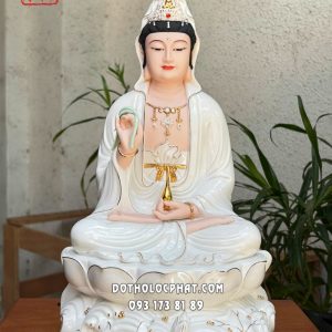Tượng Quan Âm Bồ Tát sứ trắng viền vàng đế sen đắp nổi