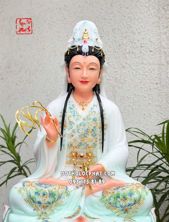 tuong-quan-am-bo-tat-xanh-ngoc-vien-vang-de-sen-no-5