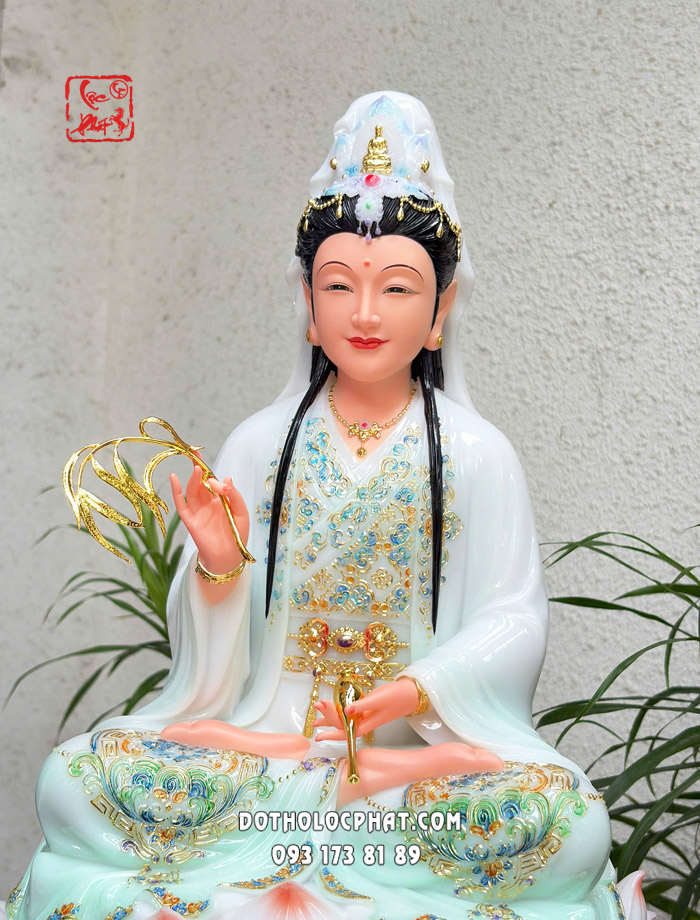 tuong-quan-am-bo-tat-xanh-ngoc-vien-vang-de-sen-no-6