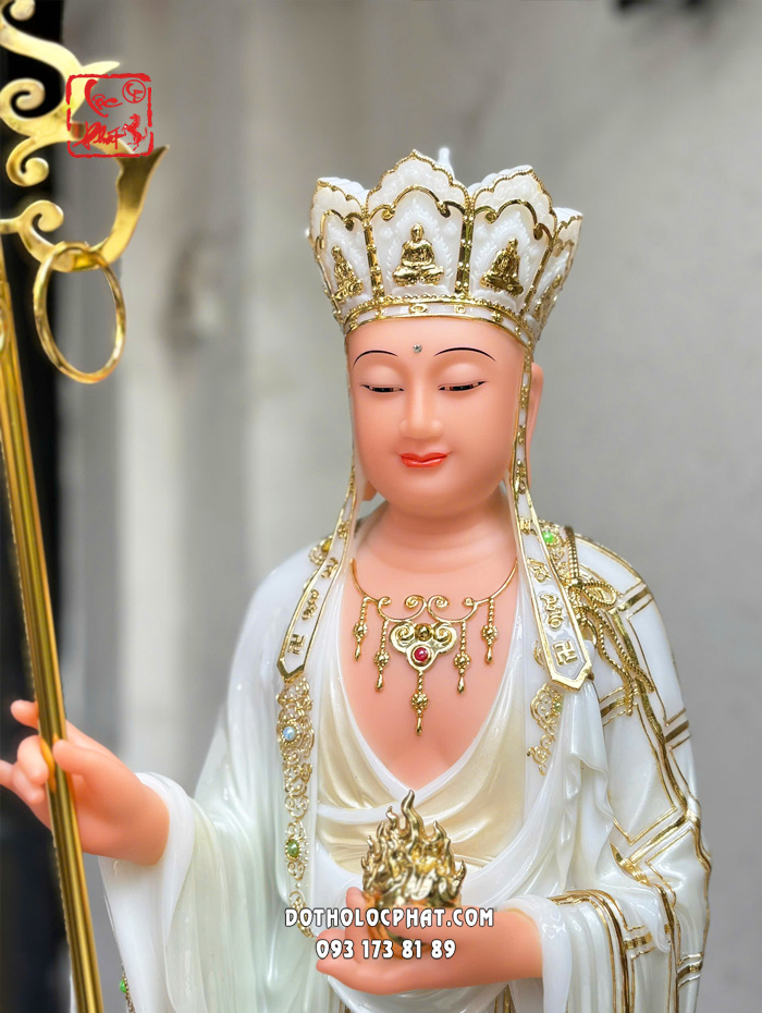 tuong-dia-tang-bo-tat-dung-ca-sa-xanh-ngoc-de-sen-4