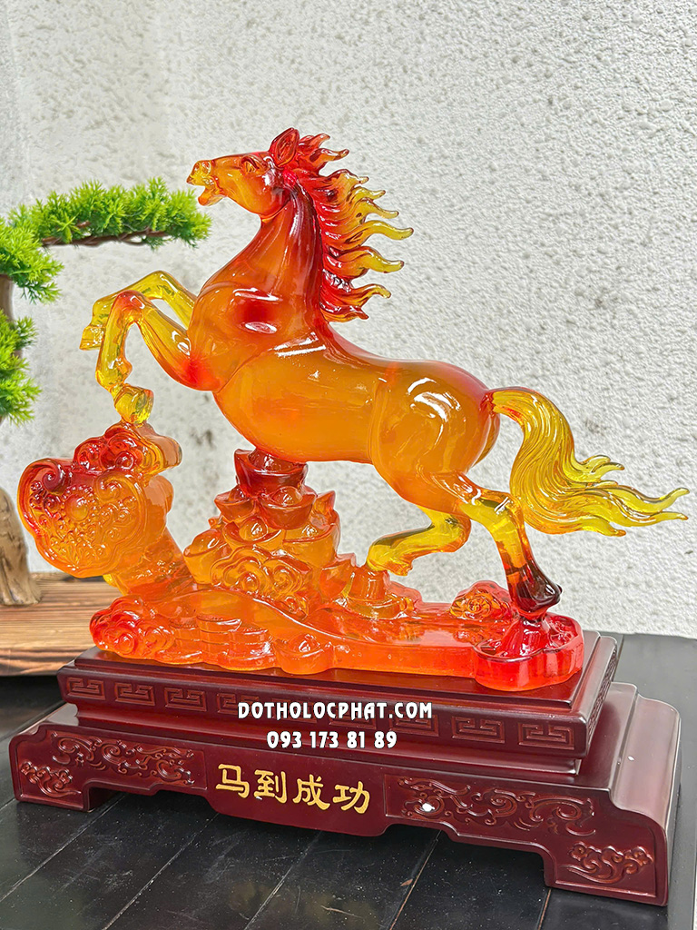 Tượng Ngựa Phi Mã Đằng Vân Tài Lộc Như Ý Màu Hổ Phách NPT-013