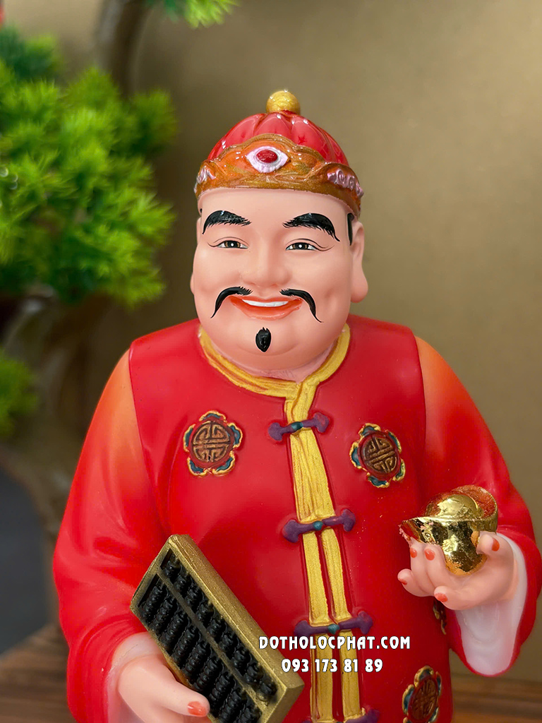 Tượng Ông Quản Gia Áo Gấm Đỏ Đứng TQG-003