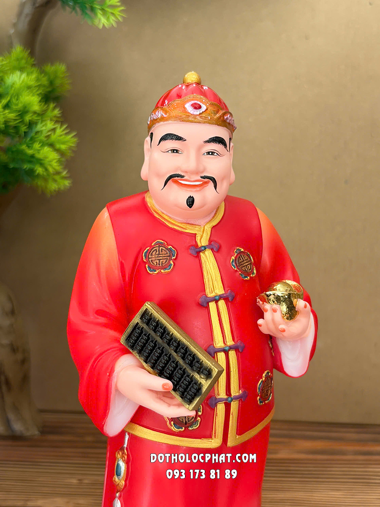 Tượng Ông Quản Gia Áo Gấm Đỏ Đứng TQG-003