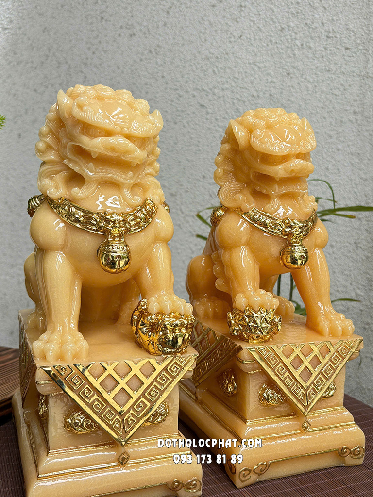 Tượng Sư Tử Đá Phong Thủy Vàng Thạch Anh STPT-001