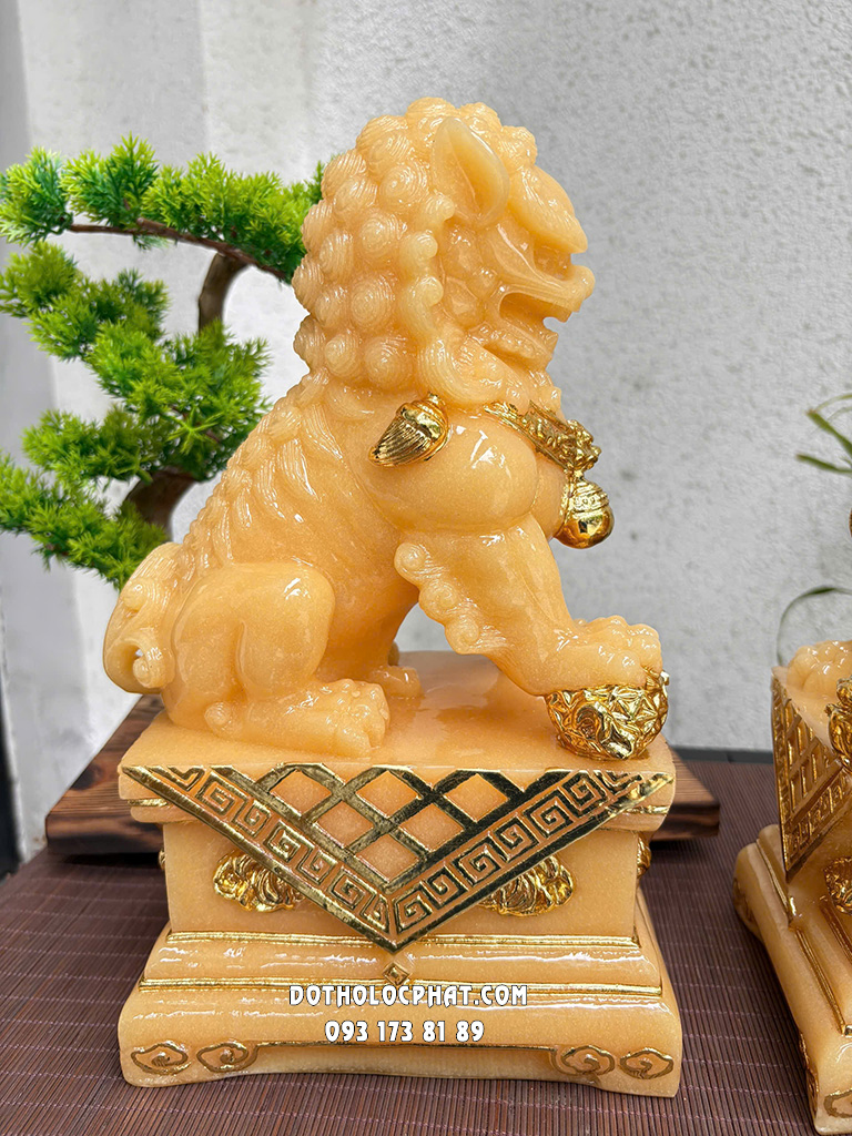 Tượng Sư Tử Đá Phong Thủy Vàng Thạch Anh STPT-001