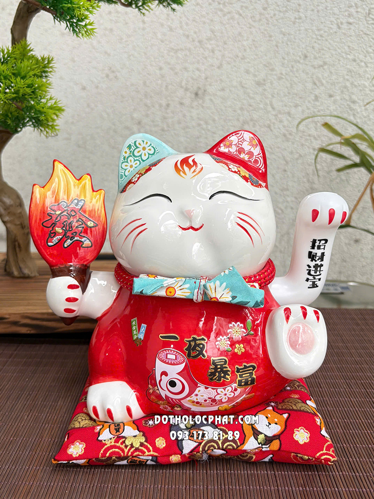 Mèo Thần Tài Đỏ Cầm Đuốc Nhất Dạ Bạo Phú MTT-003