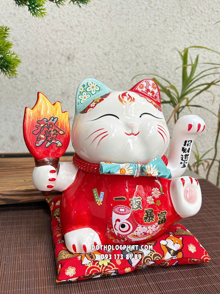 Mèo Thần Tài Đỏ Cầm Đuốc Nhất Dạ Bạo Phú MTT-003